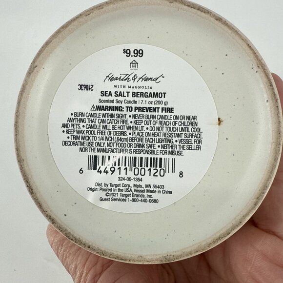 New Hearth And Hand With Magnolia Sea Salt Bergamot 7.1 oz Scented Soy Candle ￼ - Picture 3 of 3